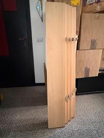 Mensole di legno per cameretta