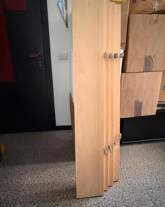 Mensole di legno per cameretta