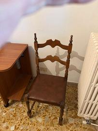 Sedia in legno e similpelle