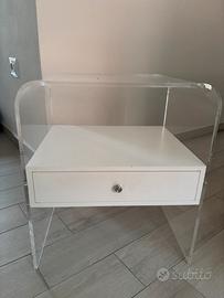 Tavolino in acrilico con cassetto