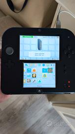 Nintendo 2DS + Scheda con giochi+ caricabatt orig.