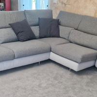 Divano con penisola poltrone sofa