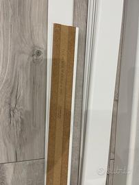 Battiscopa in legno laminto bianco