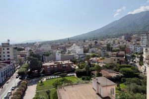 3 LOCALI A SANT'ANASTASIA