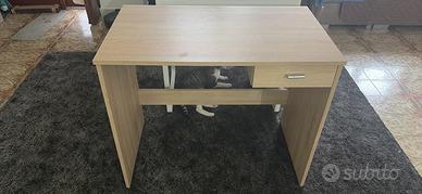 SCRIVANIA CON CASSETTINO