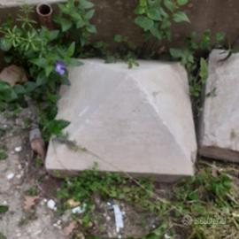 Capitelli per colonne di recinzione
