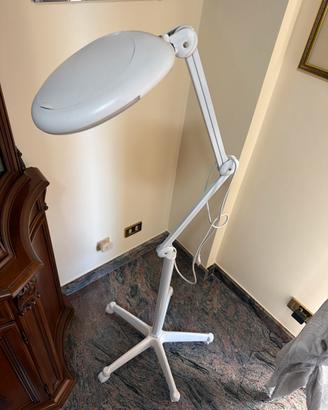 Lampada da estetista