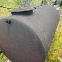 Cisterna in ferro zincato 2000 litri €. 300