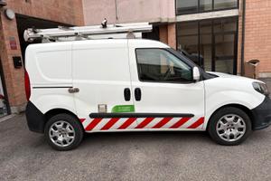 Fiat Doblo Doblò 1.4 T-Jet Natural Power PC-TN Car
