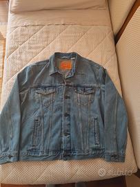 Giacca denim Levi's modello trucker