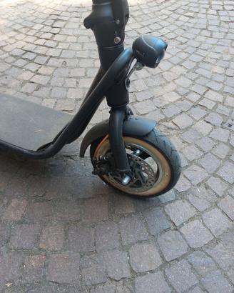 Monopattino nilox freni disco