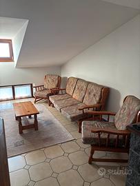 Set Divani e tavolino in legno