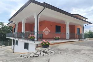 VILLA SINGOLA A MONTEMILETTO