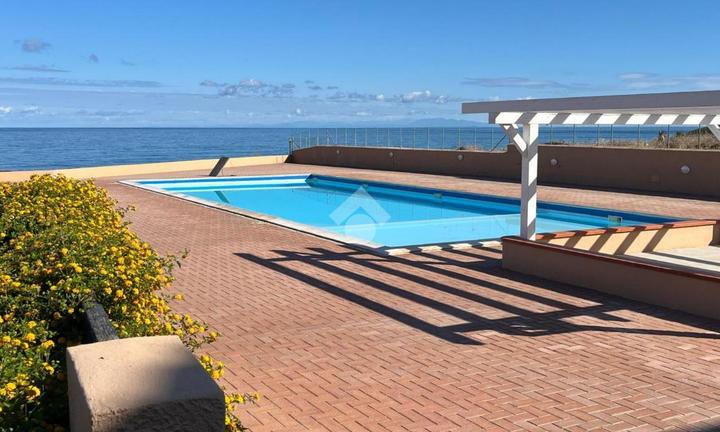 2 LOCALI A CASTELSARDO