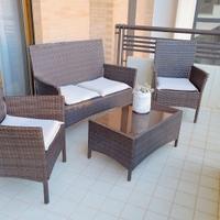 Salotto sedie divano tavolino balcone giardino