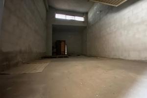 Ampio garage soppalcabile a Mascalucia