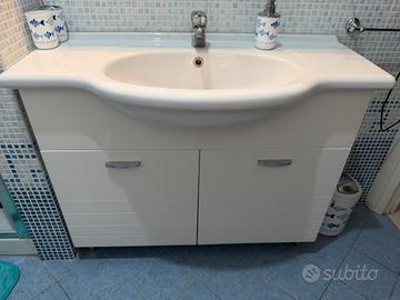 Mobile bagno completo fi lavandino e specchio