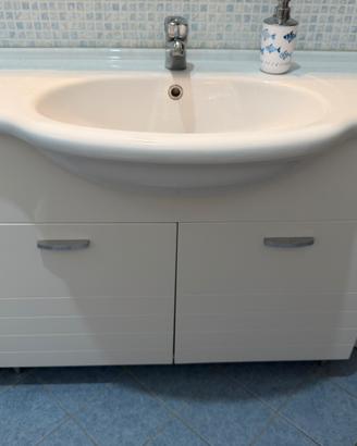 Mobile bagno completo fi lavandino e specchio