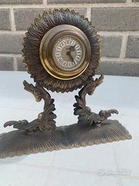 Orologio antico di ottone da collezione