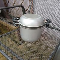 Batteria di pentole per campeggio