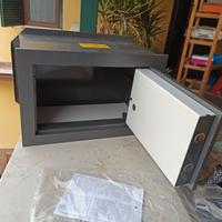 Cassaforte nuova da muro con imballo originale