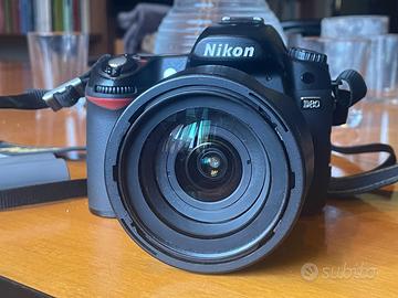 Nikon D80 + obiettivo 18-70 Nikkor