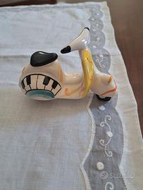 Vespa in ceramica Deruta