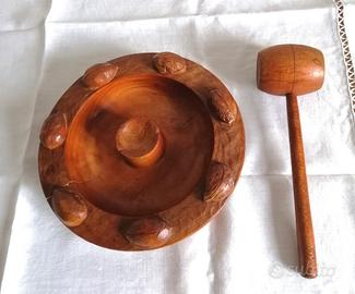 Schiaccianoci vintage in legno