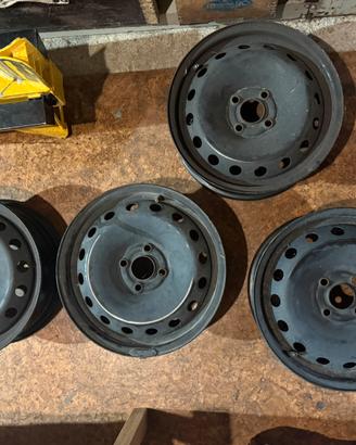 Cerchi fiat punto 15”