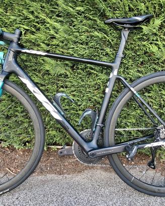 bici da corsa Ktm carbon revelator alto