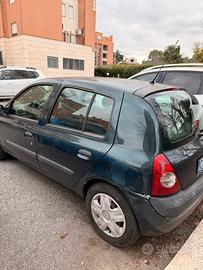 Vendi auto usata ma in buone condizioni