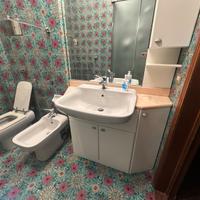 Mobile bagno in buone condizioni – Bologna