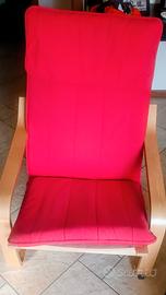 Poltrona IKEA POÄNG cuscino rosso
Poltrona comoda