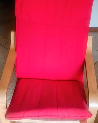 Poltrona IKEA POÄNG cuscino rosso
Poltrona comoda