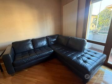 Divano in pelle ad angolo