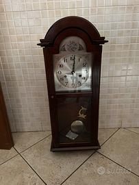 Orologio a pendolo da parete