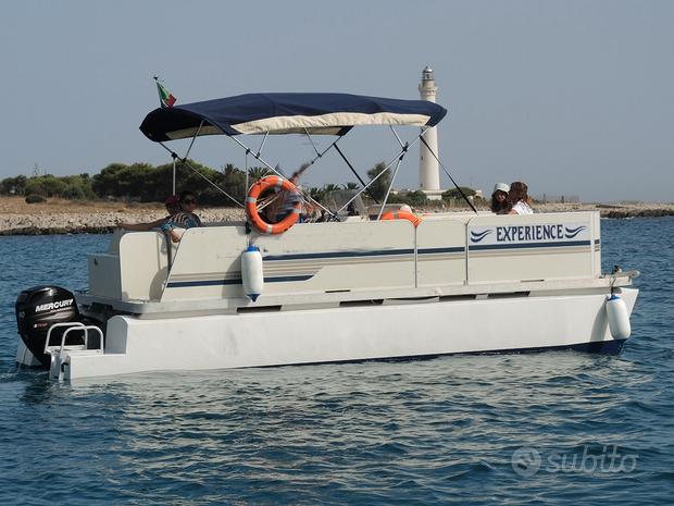 vendesi catamarano a motore