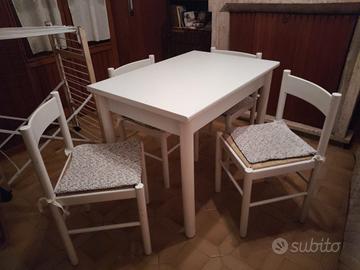 Tavolo e sedie