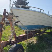 Barca con fuoribordo