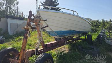 Barca con fuoribordo