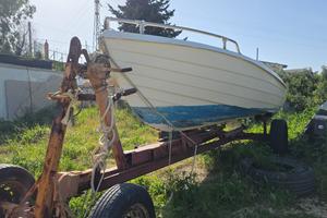 Barca con fuoribordo