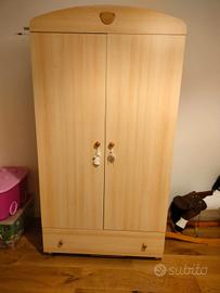 Cameretta bimbi - armadio, lettino e fasciatoio