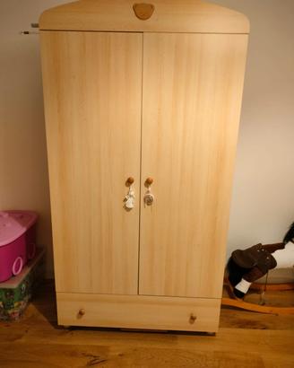 Cameretta bimbi - armadio, lettino e fasciatoio