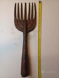 fiocina antica in ferro