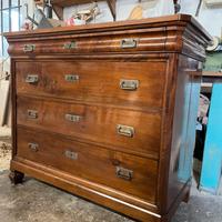 Comò antico in stile cappuccino in noce massell