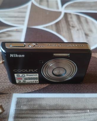 Nikon Coolpix S520