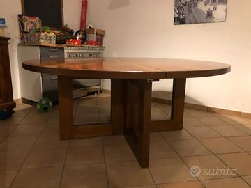 Tavolo rotondo in legno massello, 8 posti