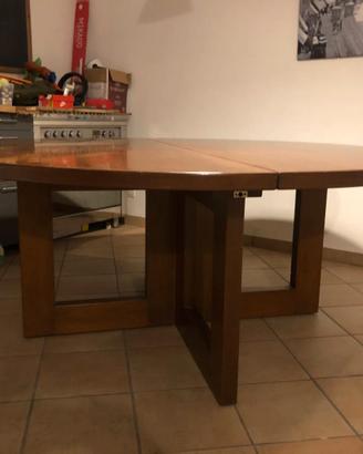 Tavolo rotondo in legno massello, 8 posti