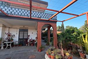 Appartanvilla con ampio spazio esterno e garage