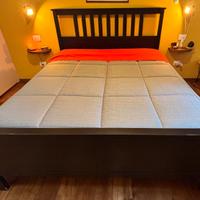 Letto IKEA HEMNES in legno scuro – con doghe incl